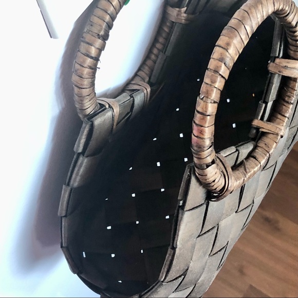 ✨2/$15✨ Purse: “Weaving Basket” Bag/Purse, Brown 🛍 Bundle Me! - Picture 3 of 6